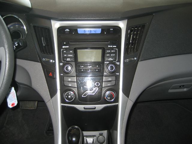 Hyundai Sonata 2011 photo 36