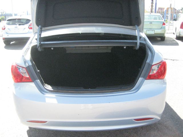 Hyundai Sonata 2011 photo 39