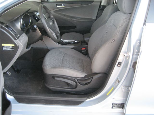 Hyundai Sonata 2011 photo 40