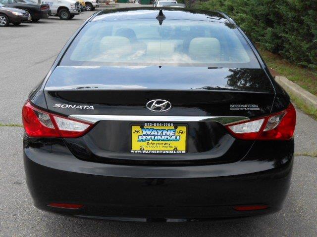 Hyundai Sonata 2011 photo 3