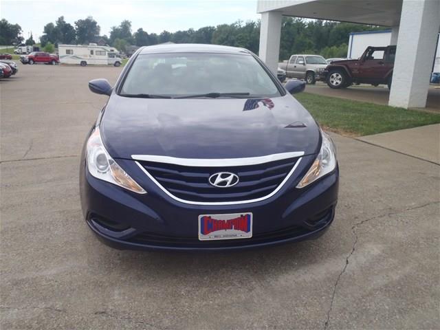 Hyundai Sonata 2011 photo 2