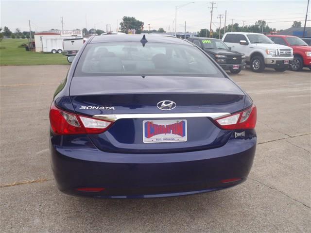 Hyundai Sonata 2011 photo 4