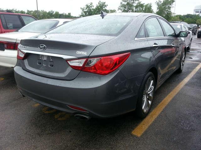 Hyundai Sonata 2011 photo 3