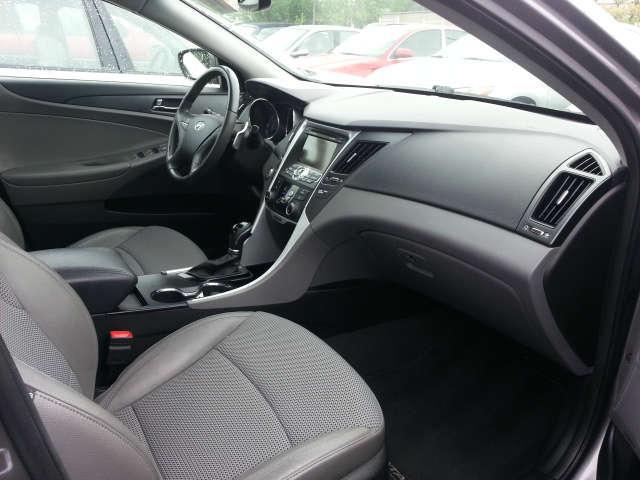 Hyundai Sonata 2011 photo 46