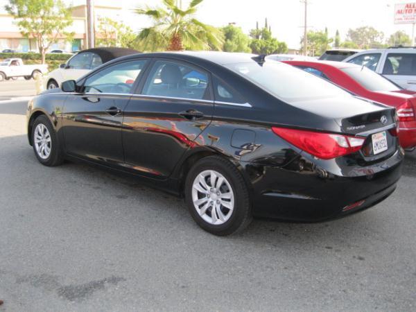 Hyundai Sonata 2011 photo 2