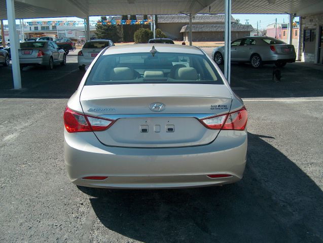 Hyundai Sonata 2011 photo 3