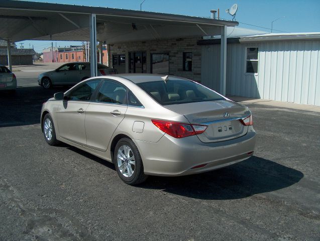 Hyundai Sonata 2011 photo 4