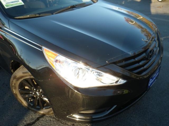 Hyundai Sonata 2011 photo 2