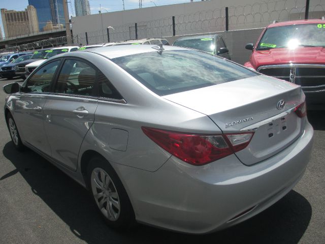 Hyundai Sonata 2012 photo 1