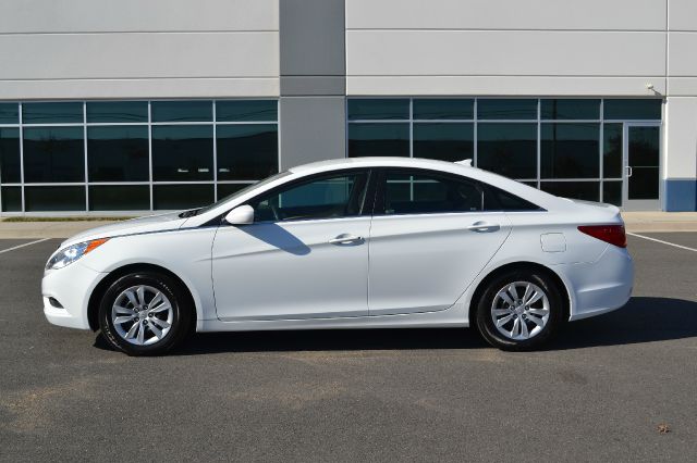 Hyundai Sonata 2012 photo 2