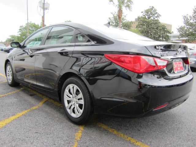 Hyundai Sonata 2012 photo 8