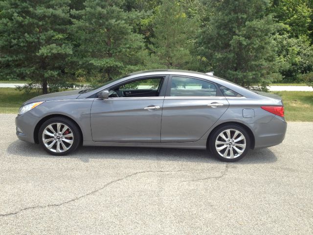 Hyundai Sonata Crew Cabz71 Sedan