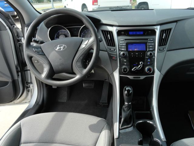 Hyundai Sonata 2012 photo 17