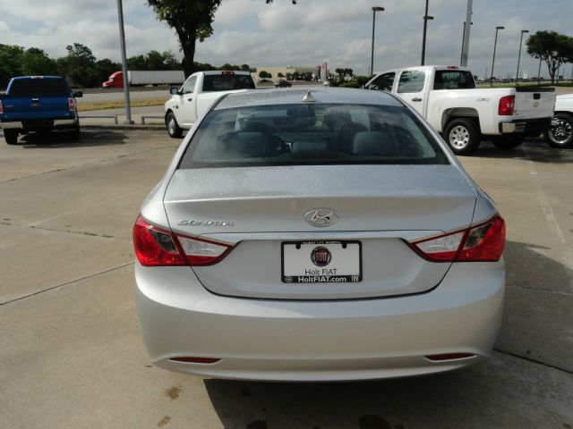 Hyundai Sonata 2012 photo 22