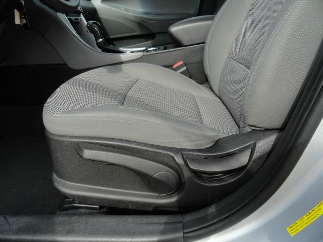 Hyundai Sonata 2012 photo 28