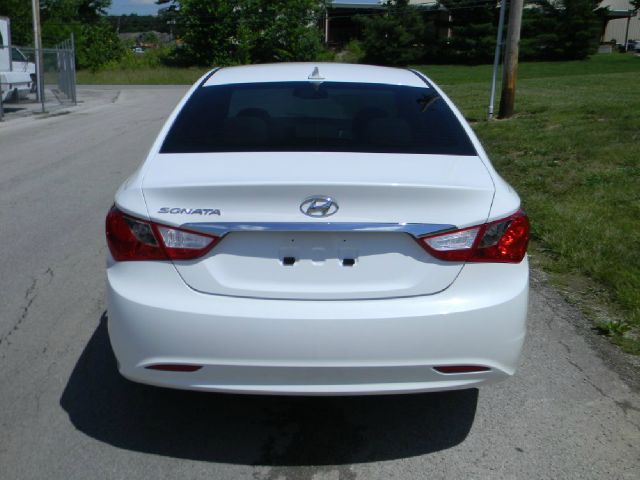 Hyundai Sonata 2012 photo 4