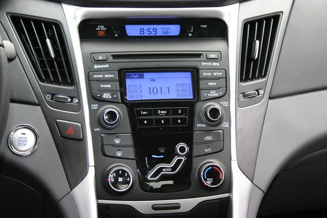 Hyundai Sonata 2012 photo 3