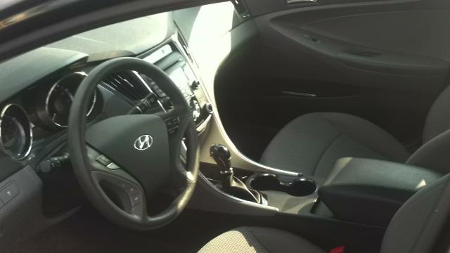 Hyundai Sonata 2012 photo 2