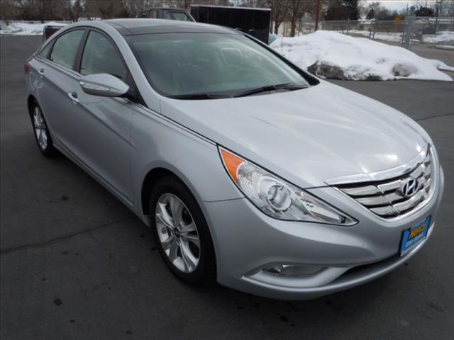 Hyundai Sonata 2.5i Premium Sedan