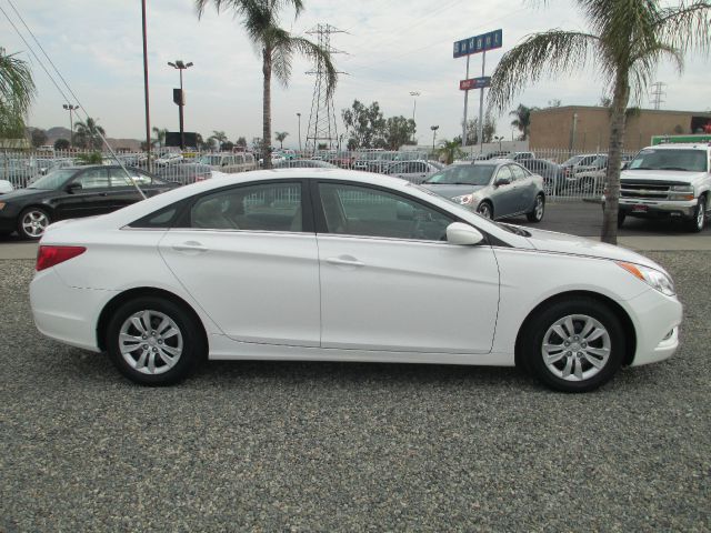 Hyundai Sonata 2012 photo 2