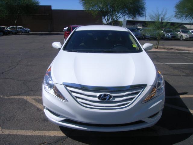 Hyundai Sonata 2012 photo 2