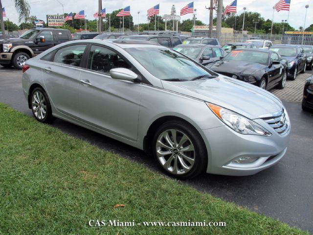 Hyundai Sonata 2012 photo 2