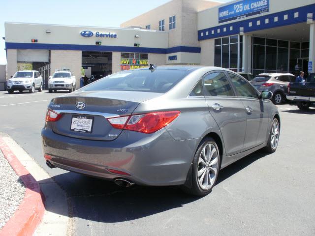 Hyundai Sonata 2013 photo 2