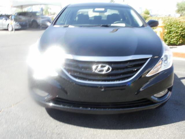 Hyundai Sonata 2013 photo 2