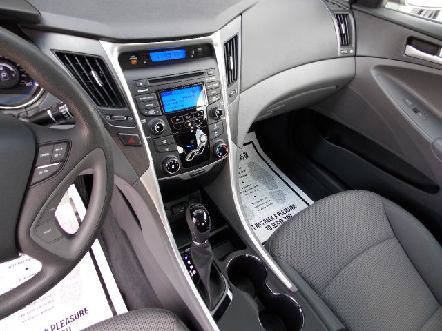 Hyundai Sonata 2013 photo 22