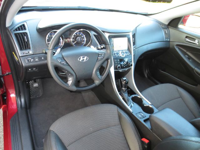 Hyundai Sonata 2013 photo 2