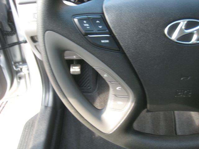 Hyundai Sonata 2013 photo 13