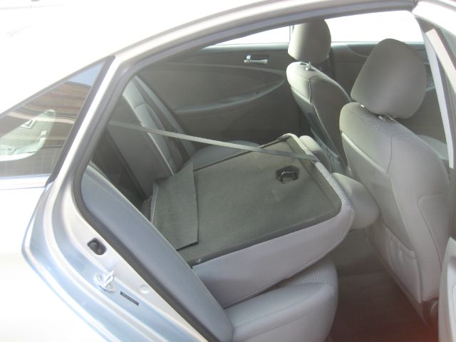 Hyundai Sonata 2013 photo 2