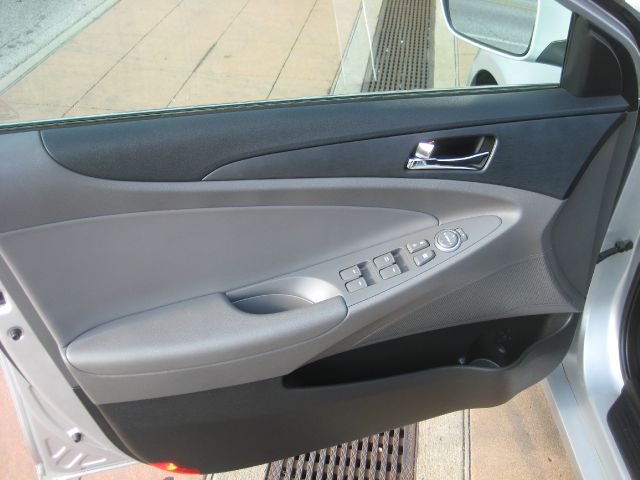 Hyundai Sonata 2013 photo 8