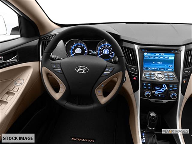 Hyundai Sonata 2013 photo 1