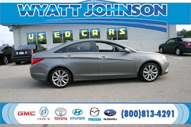 Hyundai Sonata 2013 photo 1