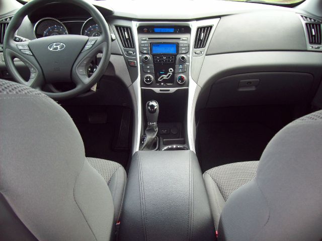 Hyundai Sonata 2013 photo 13