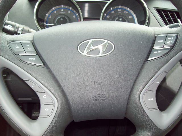 Hyundai Sonata 2013 photo 4