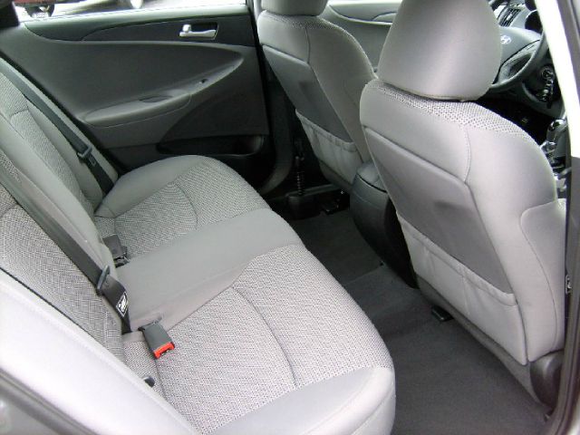 Hyundai Sonata 2013 photo 1