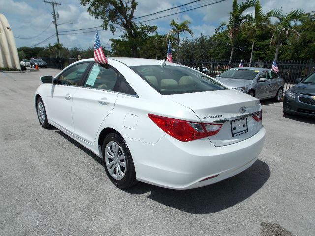 Hyundai Sonata 2013 photo 1