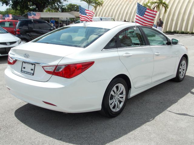 Hyundai Sonata 2013 photo 4