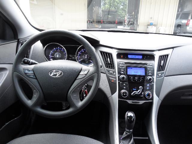 Hyundai Sonata 2013 photo 2