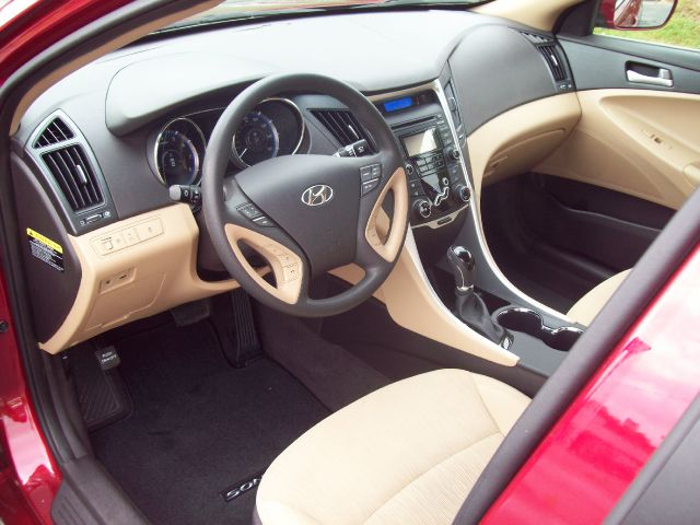 Hyundai Sonata 2013 photo 2