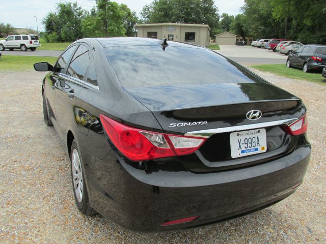 Hyundai Sonata 2013 photo 2