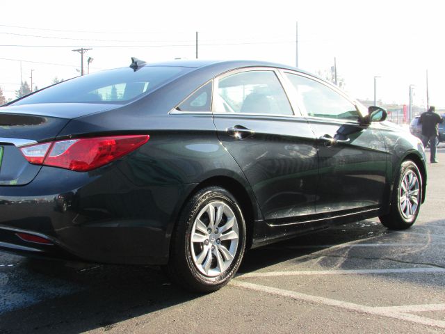 Hyundai Sonata 2013 photo 2