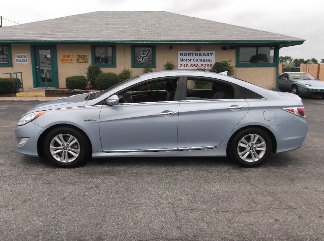 Hyundai Sonata Hybrid 2011 photo 14