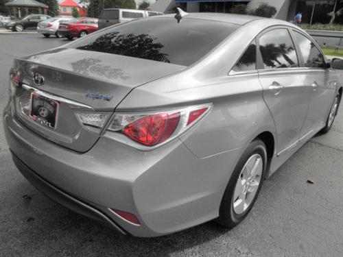 Hyundai Sonata Hybrid 2011 photo 2