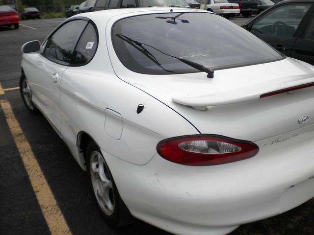 Hyundai Tiburon 1999 photo 4