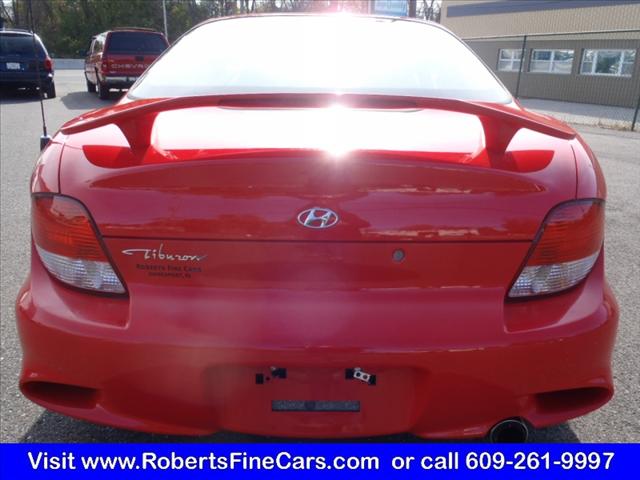 Hyundai Tiburon 2000 photo 3