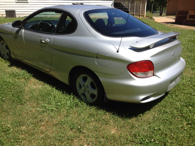 Hyundai Tiburon 2001 photo 9