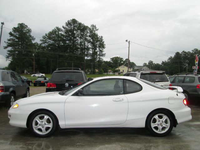 Hyundai Tiburon 2001 photo 1